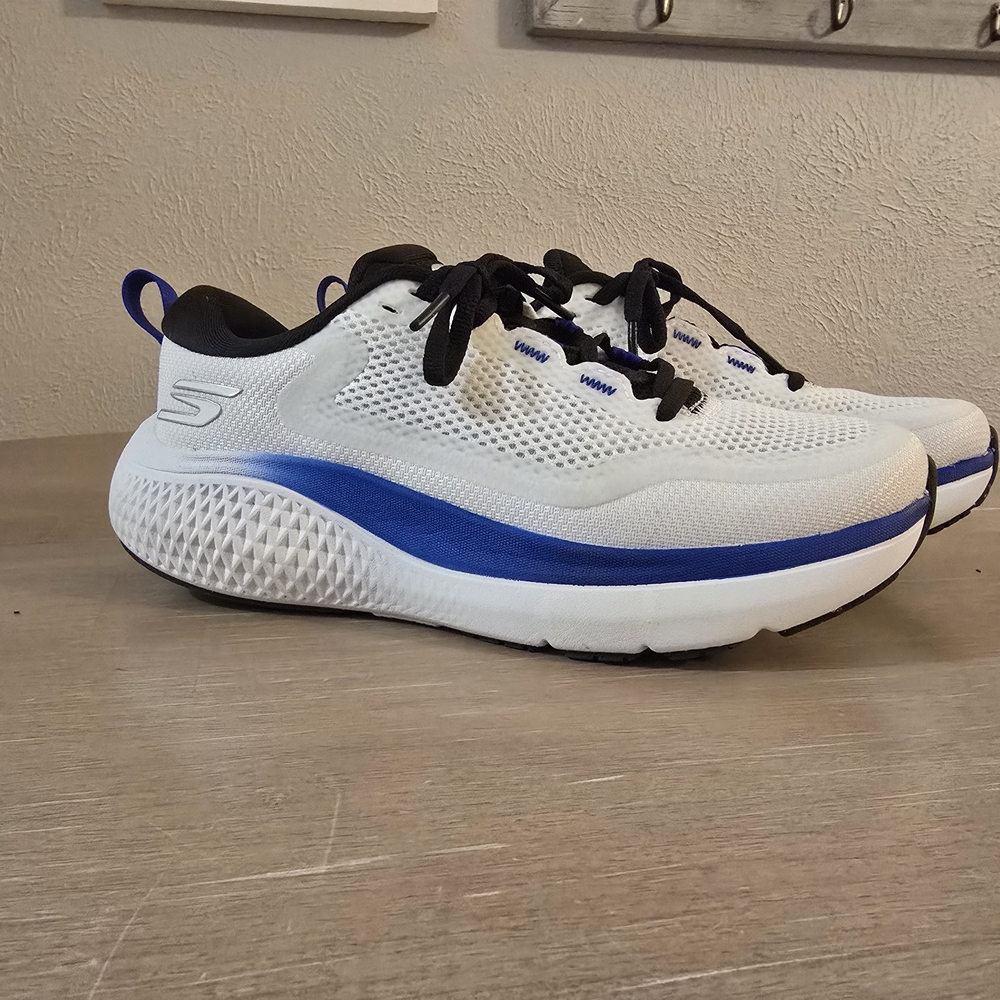 Skechers Womens Women's Go Run Supersonic Max Sneaker Size 6